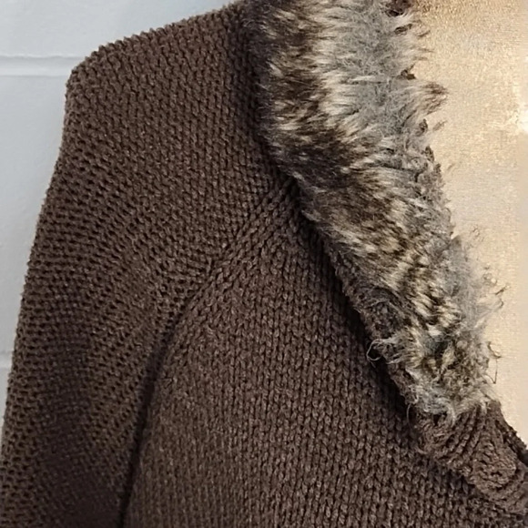 Daisy Fuentes Brown Button-up 3/4 Sleeve Faux Fur Trimmed Cardigan Jacket - Picture 13 of 17